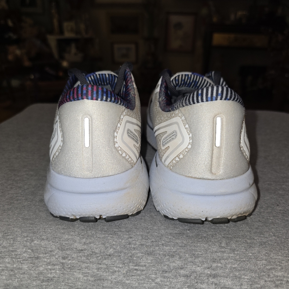 Brooks Women Size 10 Comfy footwear,workout,running - Picture 3 of 9